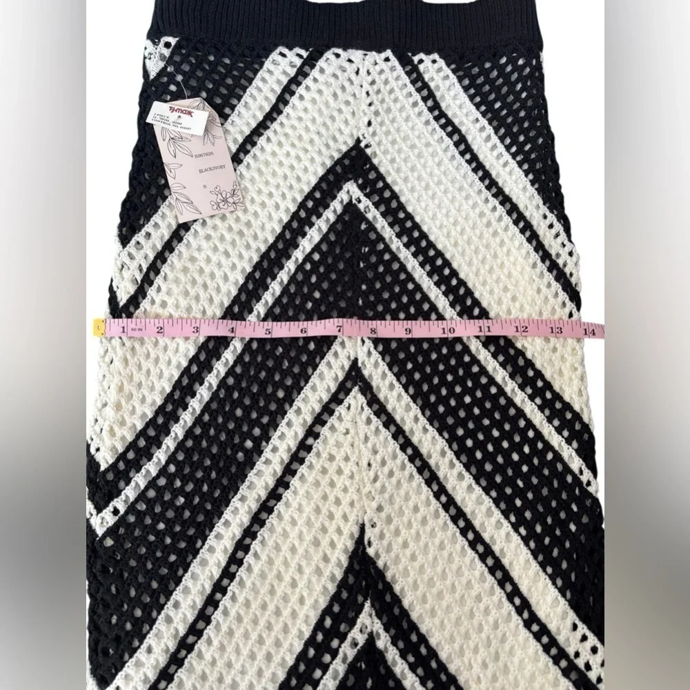 Willow & Wind Black Ivory Crochet Knit Fringe Skirt Cover Up Y2K